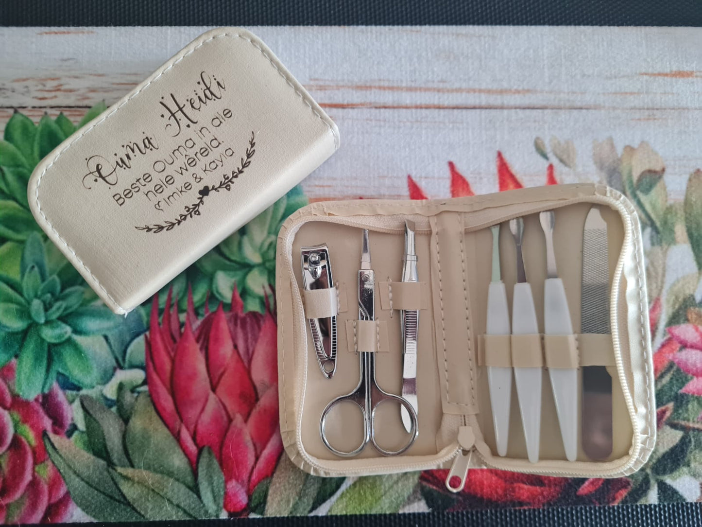 Small Engraved Nail Kit